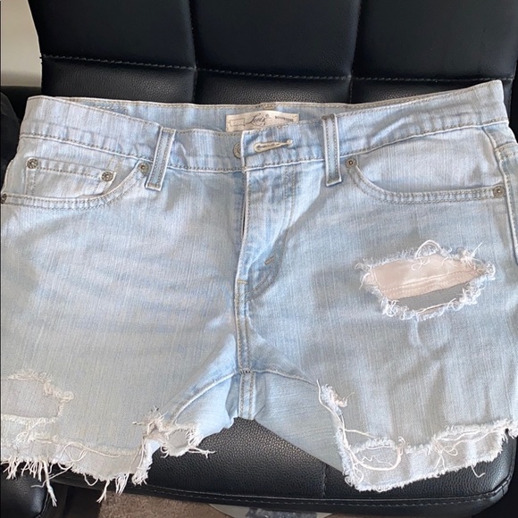 Levi’s - Picture 2 of 2